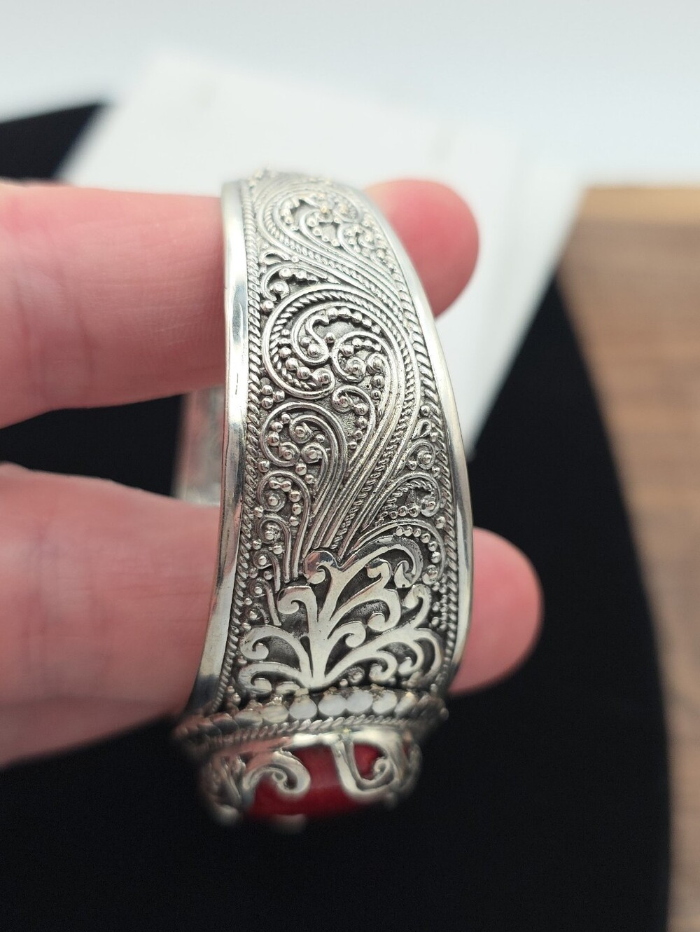 Sarda 925 Sterling Silver Red Sponge Coral Bali Cuff Bracelet Bold Statement - Picture 13 of 13